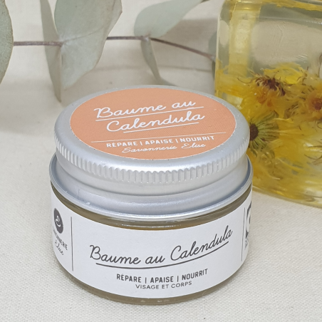 Un baume qui répare, apaise et nourrit les zones irrités. Lèvres gercés, crevasse pour érythème du nourrisson. Sans dérivé de la pétrochimie. 100% de singrédients sont biologiques et naturels. 